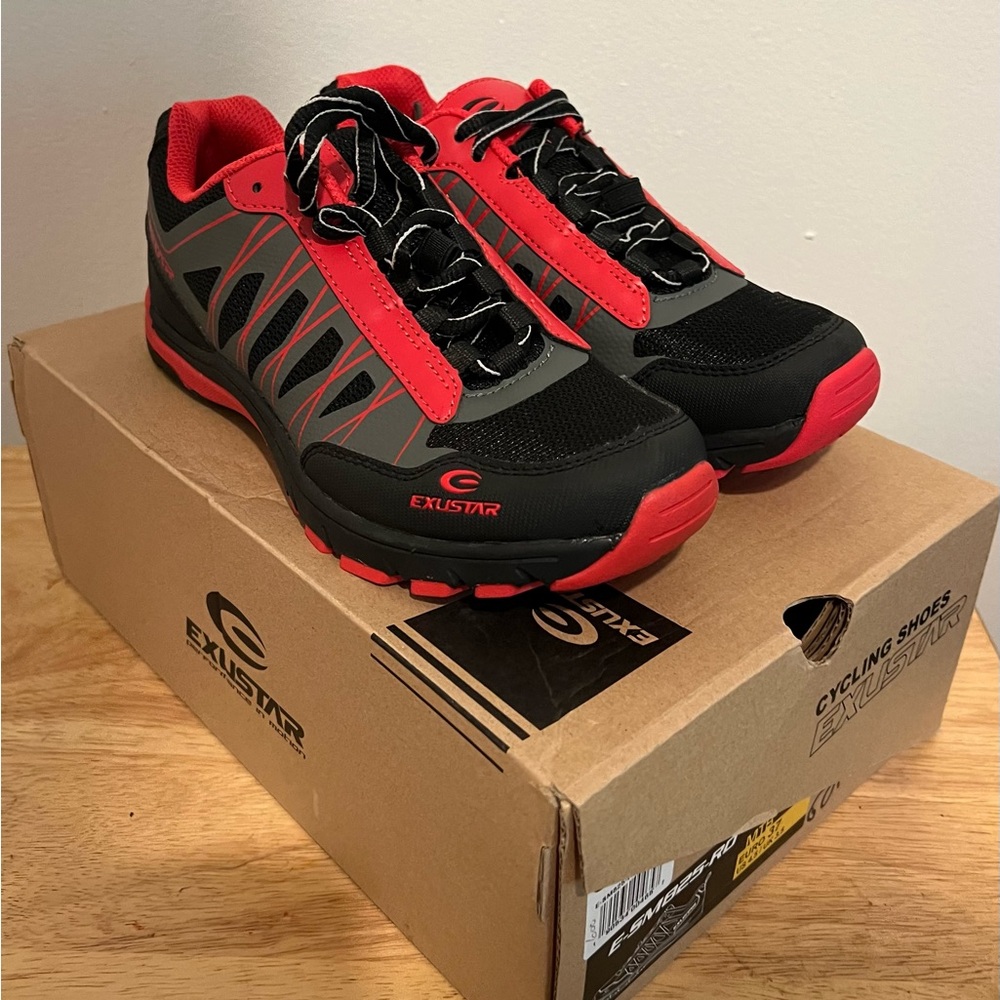 New Exustar E-SM825-RD Cycling Bike Shoes 37 US 4.5 Bolt Black Red Women SPD